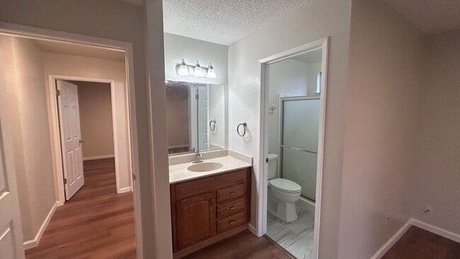 Building Photo - 1917 Coral Oak Ct