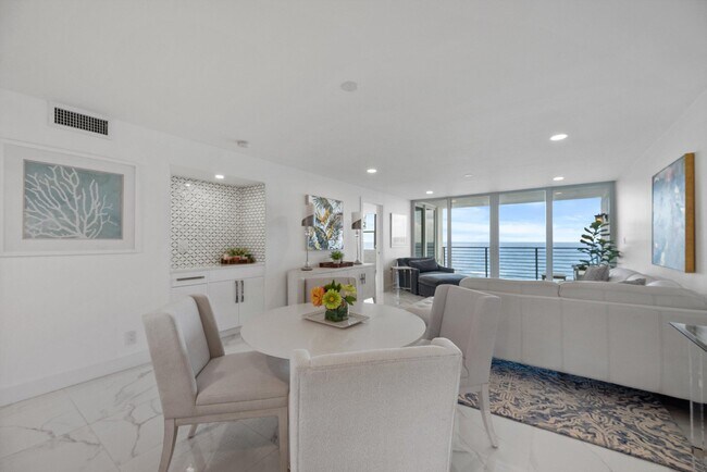 Building Photo - 900 Ocean Dr