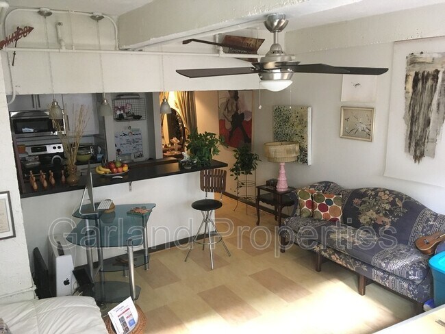 Building Photo - 110 Campbell Ave SE