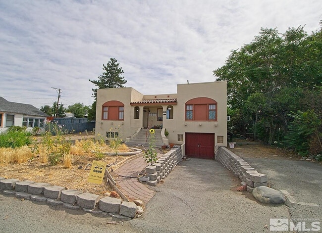 Primary Photo - 1050 Holcomb Ave
