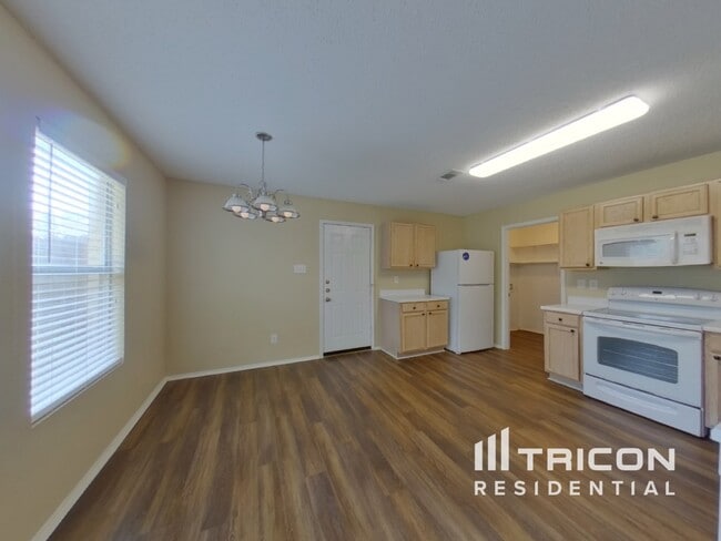 Building Photo - 537 Linacre Dr