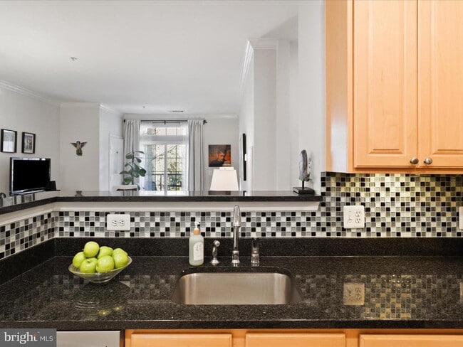 Building Photo - 2465 Army Navy Dr