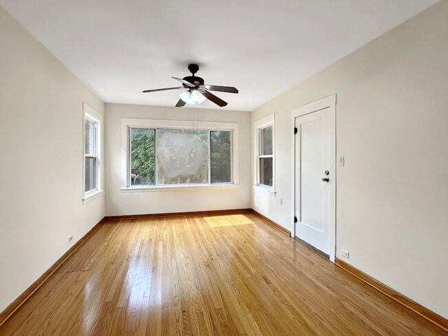 Building Photo - 5244 W Altgeld St