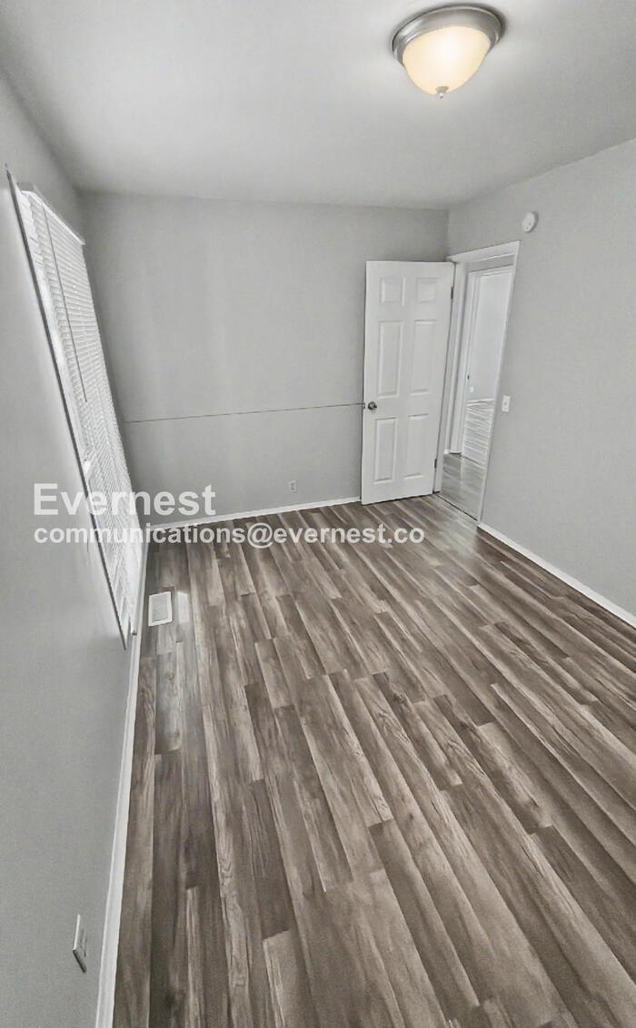 Building Photo - 2380 Grassland Dr