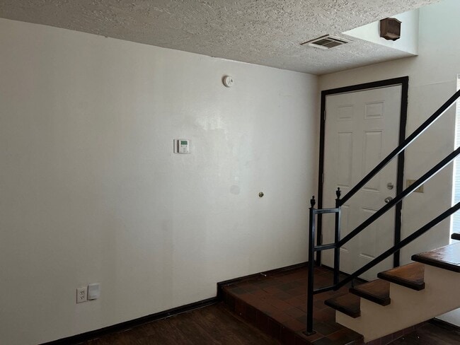 Building Photo - 1 Bed 1 Bath in Okc!