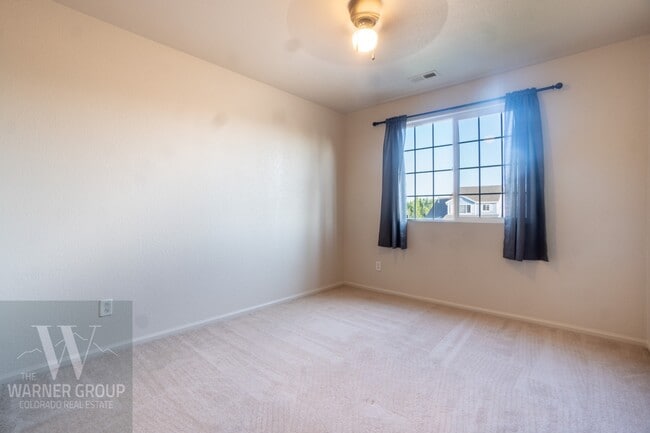 Building Photo - 9356 Jackrabbit Ln
