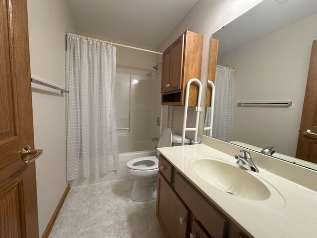 Building Photo - 7006 Parker Hill Dr