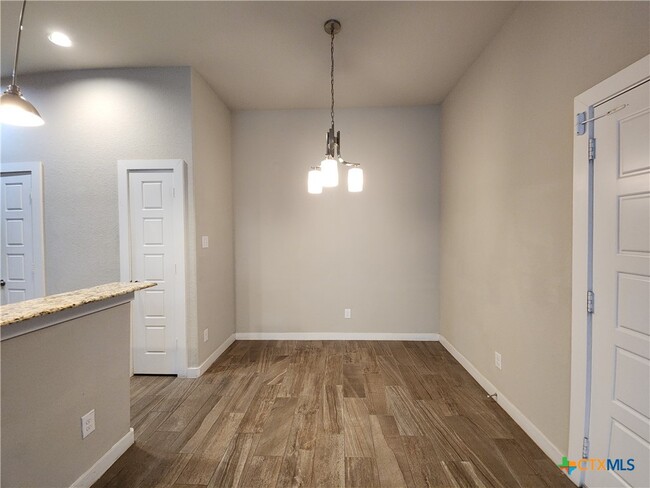 Building Photo - 1115 Creekside Orchard