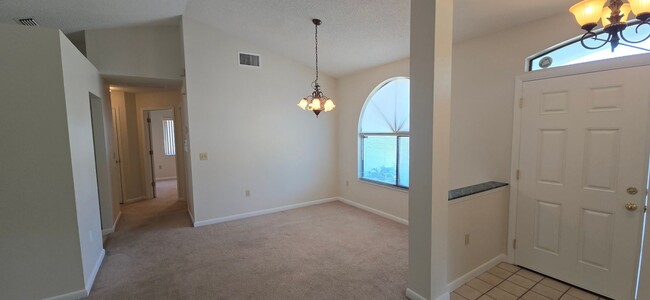 Building Photo - 3 Bed, 2 Bath, 2 Car garage.