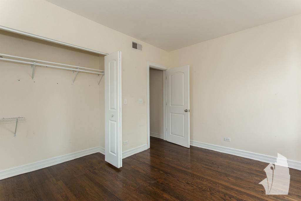 Building Photo - 3808 N Sheffield Ave