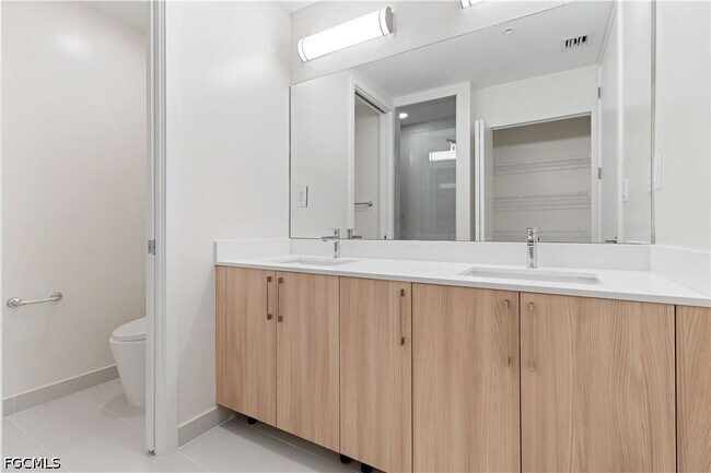 Building Photo - 26600 Rosewood Pointe Dr