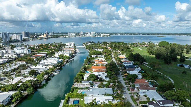 Building Photo - 740 S Shore Dr