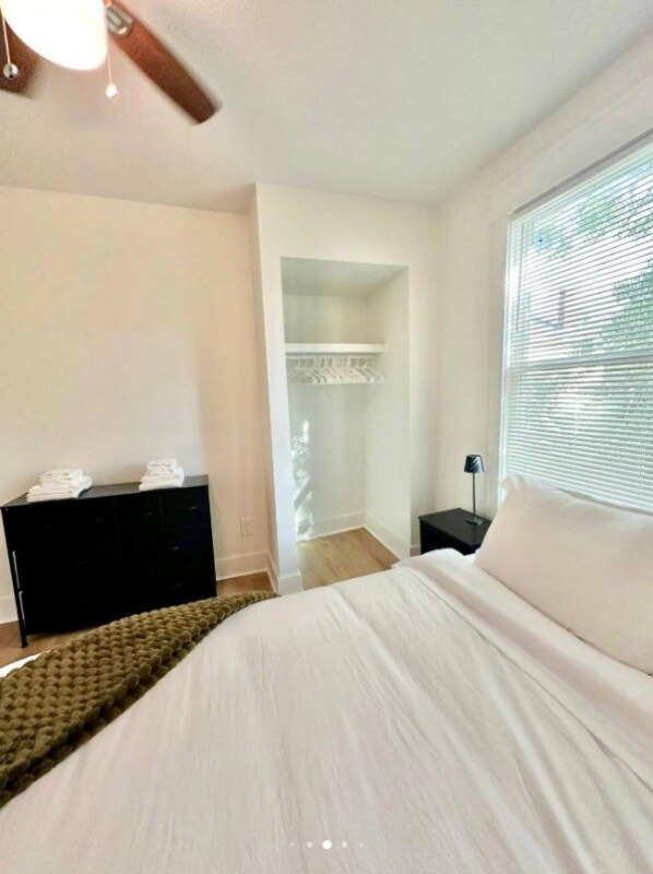 Building Photo - 1313 Live Oak St