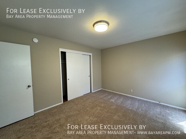 Building Photo - 330 Orchard Ave