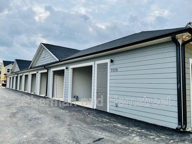 Building Photo - 7038 Hummingbird Dr
