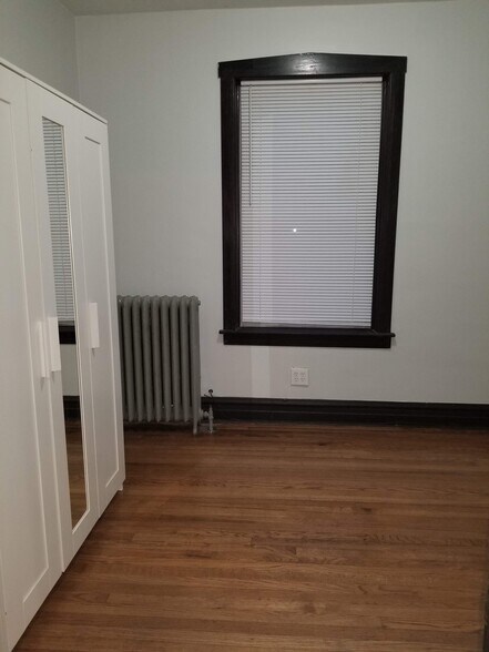 bedroom 3 - 4939 W Cornelia Ave