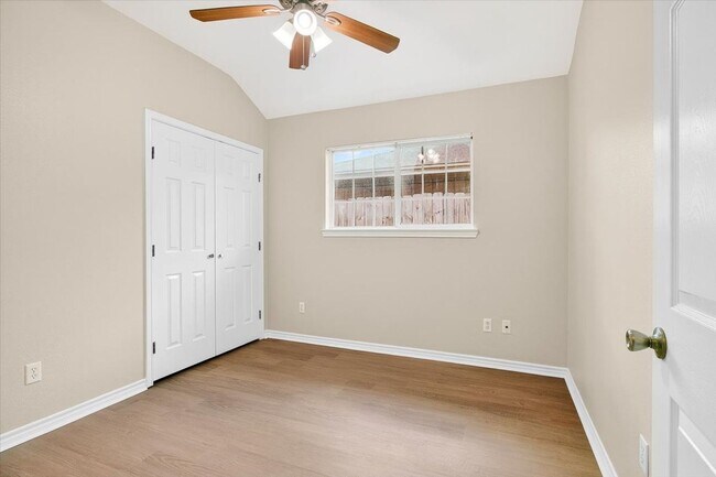 Building Photo - 3726 Sunnyville Dr