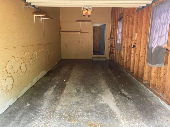 Building Photo - 4407-4409 Forest Valley Rd