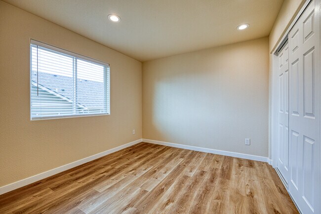 Building Photo - 5489 Shalynn Dr