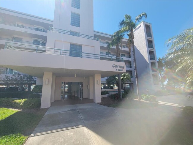 Building Photo - 8000 Sailboat Key Blvd S