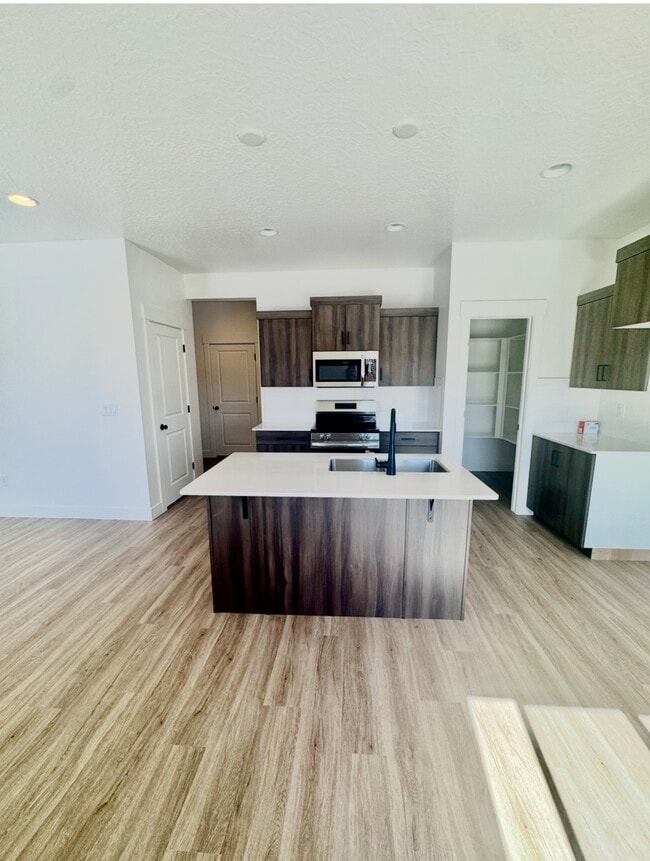 Building Photo - 5718 S Weehawken Ln