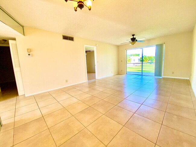 Building Photo - 2828 Casita Way
