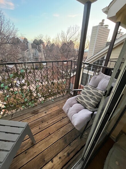 Building Photo - 13742 E Lehigh Ave