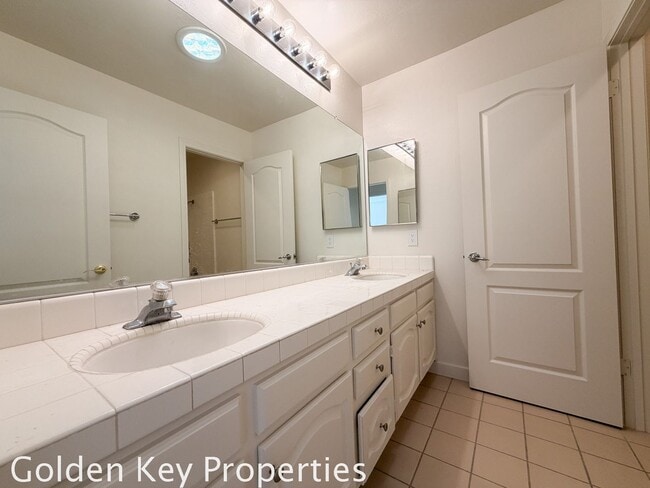 Building Photo - Beautiful home in Desirable Carlsbad Neighborhood!
