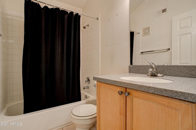 Building Photo - 7550 N 12th St