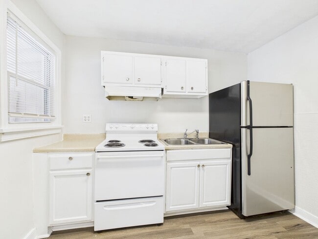 Building Photo - 602 E Brookland Park Blvd