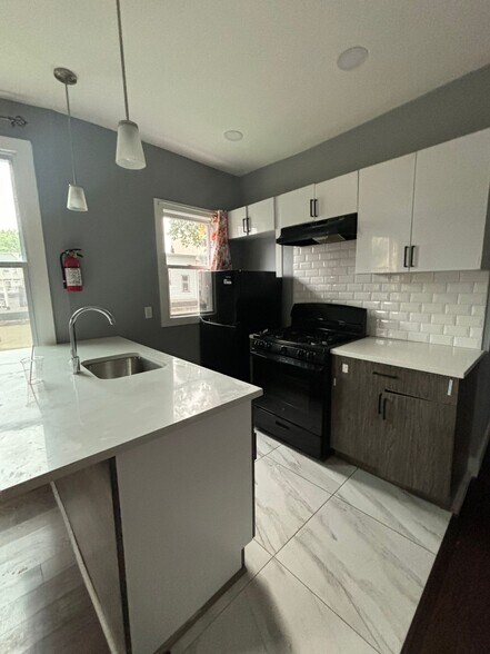 Building Photo - 808 S 17th St