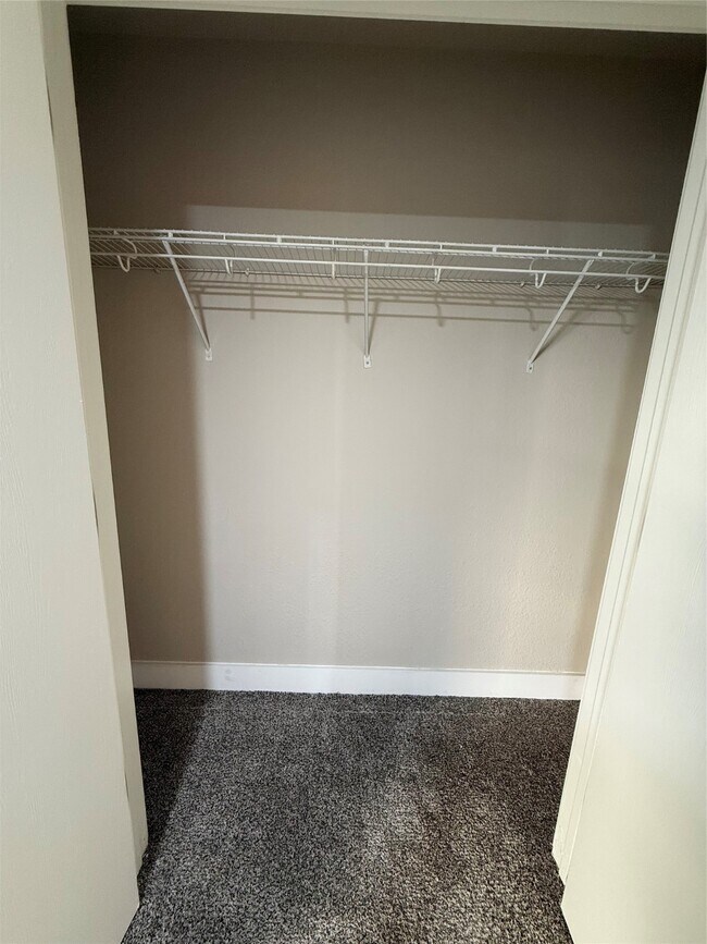 Building Photo - 3819 Banks Ridge Ln