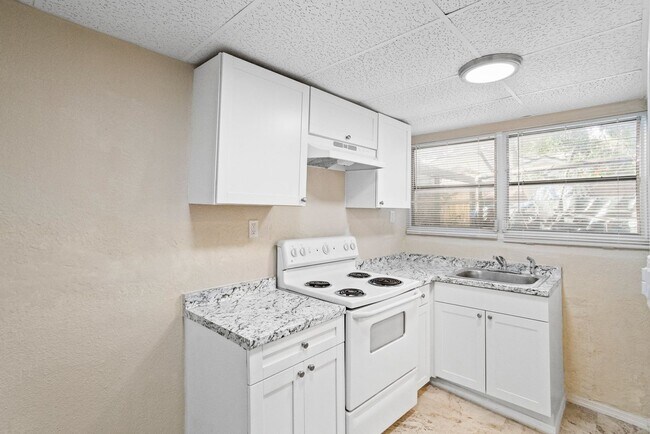 Building Photo - 8108 N Alaska St