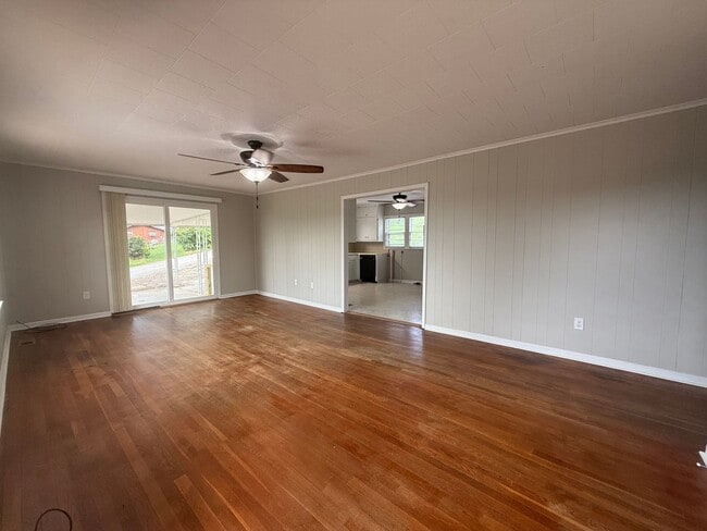 Building Photo - 3 Bedroom 2 Bathroom Home in Greeneville, TN
