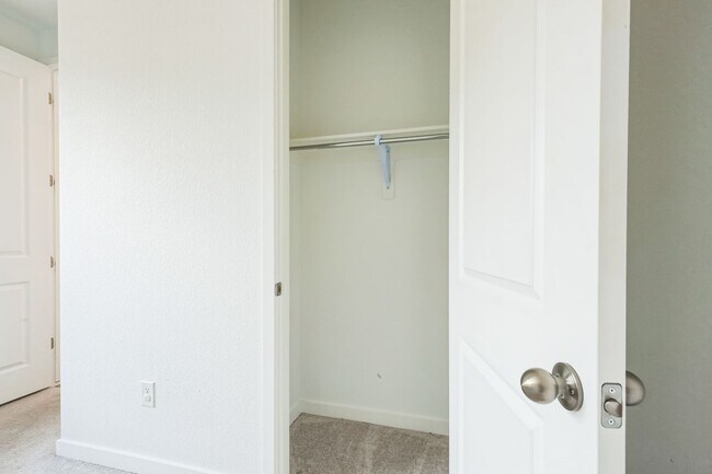 Building Photo - 541 Byrd Aly