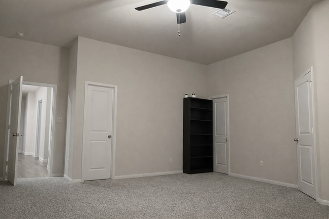 Building Photo - 6208 Rockford Dr