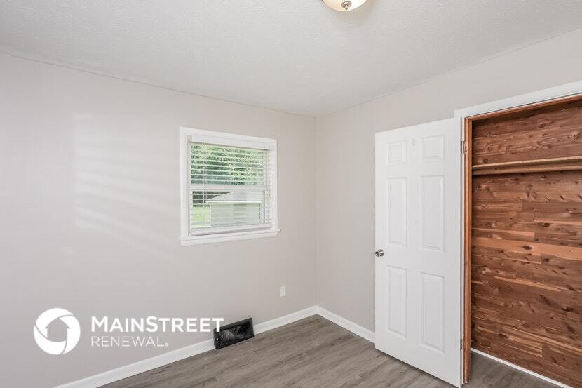 Building Photo - 7809 Axtell Ave