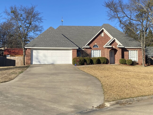 Primary Photo - 6012 Remington N Cir