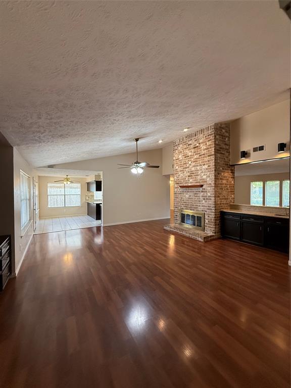 Building Photo - 3031 Green Fields Dr