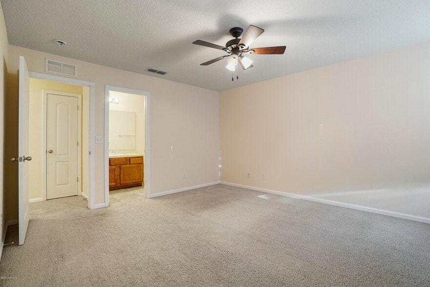 Building Photo - 790 Servia Dr