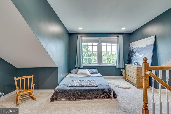 Building Photo - 912 Green St