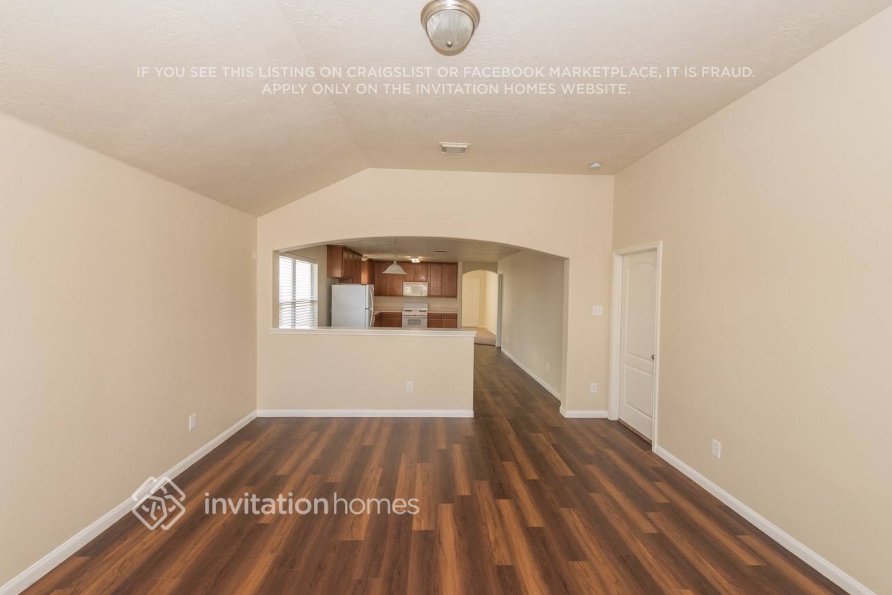 Building Photo - 8583 Chaletford Dr