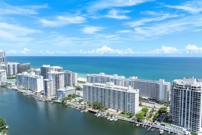 Building Photo - 5555 Collins Ave