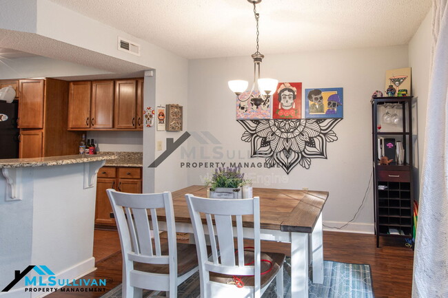 Building Photo - 7908 Falcon Rest Cir