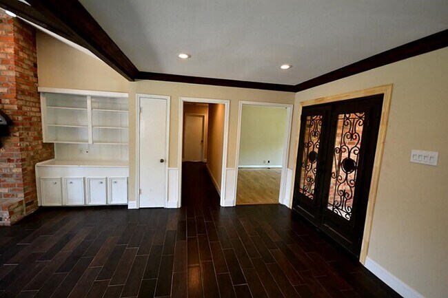 Building Photo - 11211 Ash Creek Dr