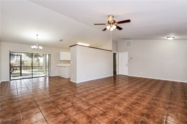 Building Photo - 714 SW 10th Terrace