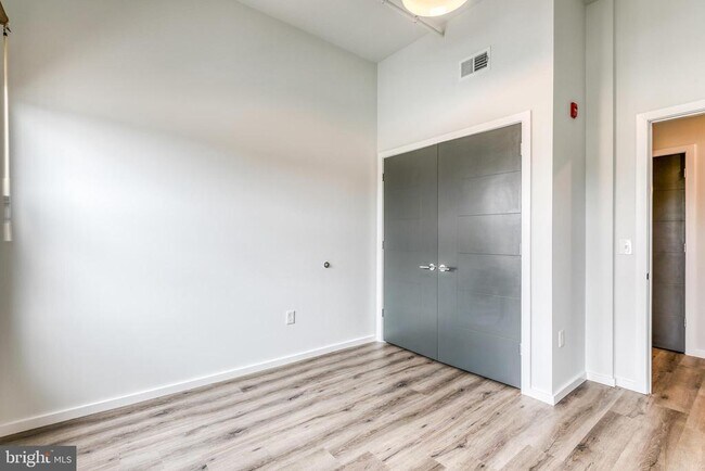 Building Photo - 4800 Brown St