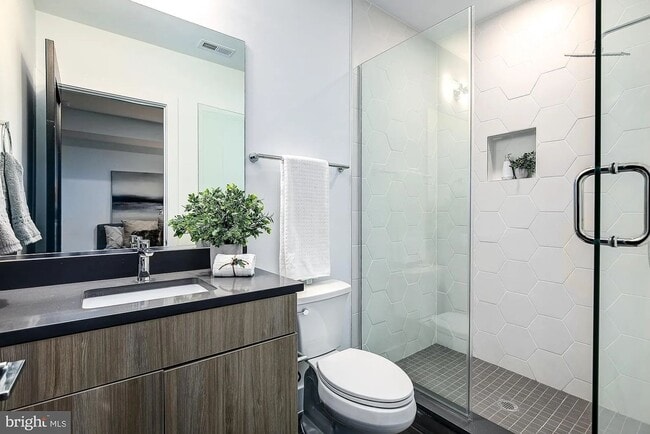 Building Photo - Charming 2BR House in Washington, DC
