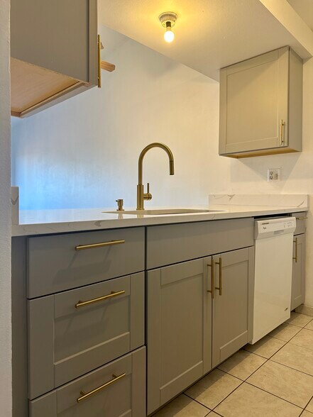 Building Photo - 4285 S Salida Way