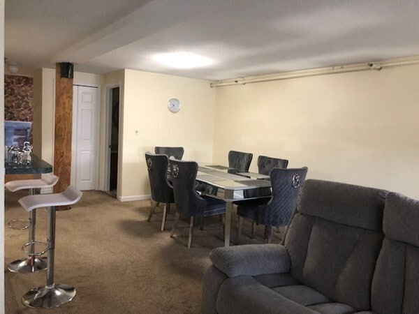 Building Photo - 200 Market St